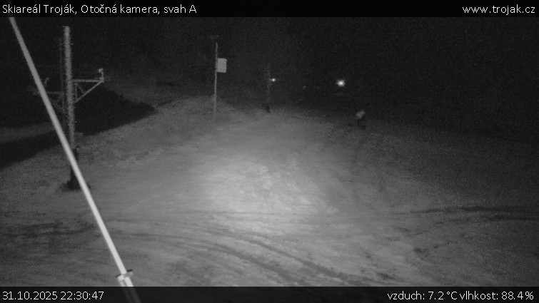 Skiareál Troják - Otočná kamera, svah A - 31.10.2025 v 22:30 Skiareál Troják - Otočná kamera, svah A - 31.10.2025 v 22:30