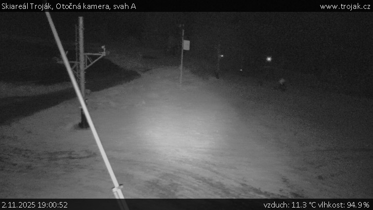Skiareál Troják - Otočná kamera, svah A - 2.11.2025 v 19:00 Skiareál Troják - Otočná kamera, svah A - 2.11.2025 v 19:00