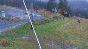 Skiareál Troják - Otočná kamera, svah A - 3.11.2025 v 09:30 Skiareál Troják - Otočná kamera, svah A - 3.11.2025 v 09:30