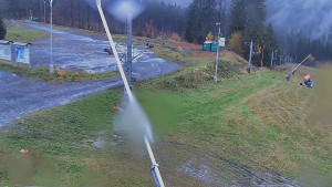 Skiareál Troják - Otočná kamera, svah A - 3.11.2025 v 11:00 Skiareál Troják - Otočná kamera, svah A - 3.11.2025 v 11:00