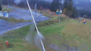 Skiareál Troják - Otočná kamera, svah A - 3.11.2025 v 12:00 Skiareál Troják - Otočná kamera, svah A - 3.11.2025 v 12:00