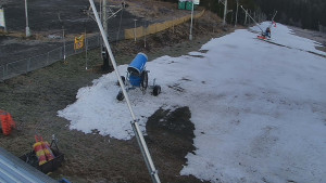 Skiareál Troják - Otočná kamera, svah A - 13.12.2025 v 07:30 Skiareál Troják - Otočná kamera, svah A - 13.12.2025 v 07:30