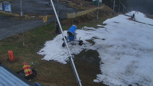 Skiareál Troják - Otočná kamera, svah A - 19.12.2025 v 09:00 Skiareál Troják - Otočná kamera, svah A - 19.12.2025 v 09:00