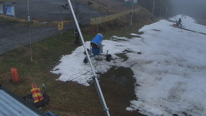 Skiareál Troják - Otočná kamera, svah A - 19.12.2025 v 10:30 Skiareál Troják - Otočná kamera, svah A - 19.12.2025 v 10:30