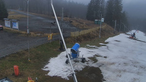 Skiareál Troják - Otočná kamera, svah A - 19.12.2025 v 12:30 Skiareál Troják - Otočná kamera, svah A - 19.12.2025 v 12:30