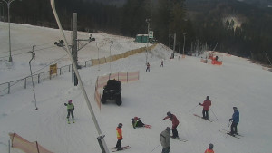 Skiareál Troják - Otočná kamera, svah A - 7.1.2026 v 12:00 Skiareál Troják - Otočná kamera, svah A - 7.1.2026 v 12:00
