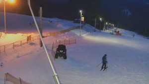 Skiareál Troják - Otočná kamera, svah A - 7.1.2026 v 16:30 Skiareál Troják - Otočná kamera, svah A - 7.1.2026 v 16:30