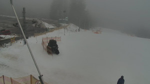 Skiareál Troják - Otočná kamera, svah A - 16.1.2026 v 12:00 Skiareál Troják - Otočná kamera, svah A - 16.1.2026 v 12:00