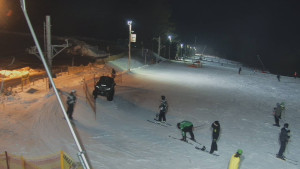 Skiareál Troják - Otočná kamera, svah A - 16.1.2026 v 17:30 Skiareál Troják - Otočná kamera, svah A - 16.1.2026 v 17:30