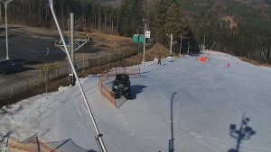 Skiareál Troják - Otočná kamera, svah A - 5.3.2026 v 09:30 Skiareál Troják - Otočná kamera, svah A - 5.3.2026 v 09:30