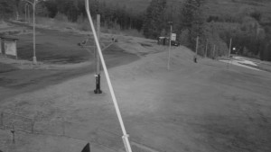 Skiareál Troják - Otočná kamera, svah A - 14.4.2026 v 05:30 Skiareál Troják - Otočná kamera, svah A - 14.4.2026 v 05:30