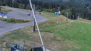 Skiareál Troják - Otočná kamera, svah A - 31.7.2026 v 13:00 Skiareál Troják - Otočná kamera, svah A - 31.7.2026 v 13:00