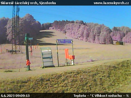 Skiareál Lázeňský vrch - Sjezdovka - 4.6.2023 v 09:09
