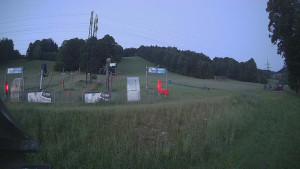 Skiareál Lázeňský vrch - Sjezdovka - 13.6.2025 v 04:04 Skiareál Lázeňský vrch - Sjezdovka - 13.6.2025 v 04:04