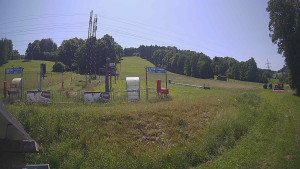 Skiareál Lázeňský vrch - Sjezdovka - 13.6.2025 v 13:04 Skiareál Lázeňský vrch - Sjezdovka - 13.6.2025 v 13:04