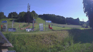 Skiareál Lázeňský vrch - Sjezdovka - 13.6.2025 v 17:04 Skiareál Lázeňský vrch - Sjezdovka - 13.6.2025 v 17:04