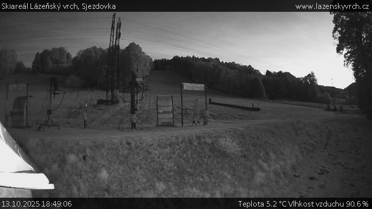 Skiareál Lázeňský vrch - Sjezdovka - 13.10.2025 v 18:49 Skiareál Lázeňský vrch - Sjezdovka - 13.10.2025 v 18:49