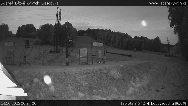 Skiareál Lázeňský vrch - Sjezdovka - 14.10.2025 v 06:34 Skiareál Lázeňský vrch - Sjezdovka - 14.10.2025 v 06:34