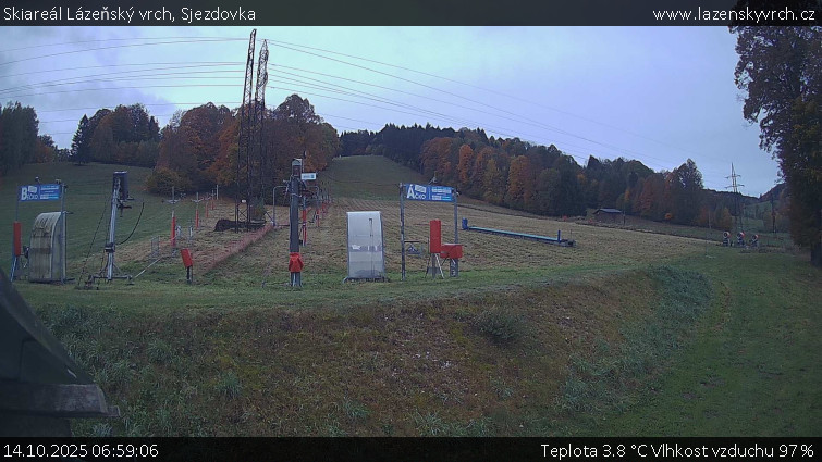 Skiareál Lázeňský vrch - Sjezdovka - 14.10.2025 v 06:59 Skiareál Lázeňský vrch - Sjezdovka - 14.10.2025 v 06:59