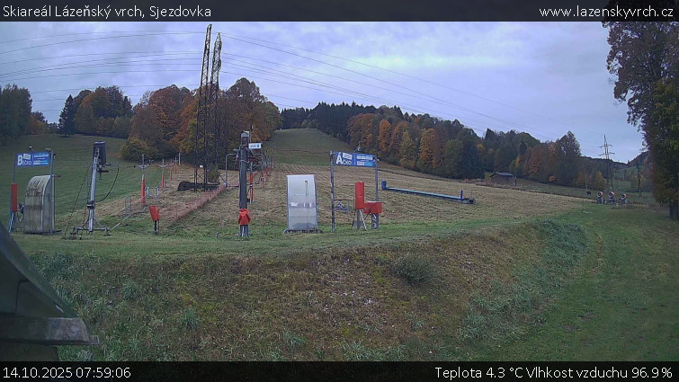 Skiareál Lázeňský vrch - Sjezdovka - 14.10.2025 v 07:59 Skiareál Lázeňský vrch - Sjezdovka - 14.10.2025 v 07:59