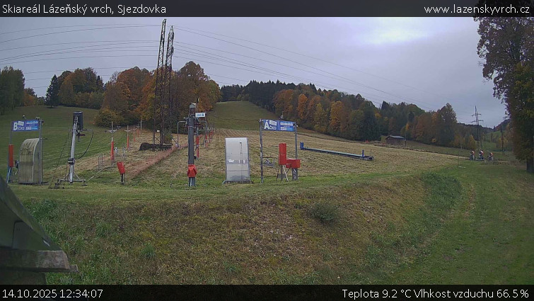 Skiareál Lázeňský vrch - Sjezdovka - 14.10.2025 v 12:34 Skiareál Lázeňský vrch - Sjezdovka - 14.10.2025 v 12:34