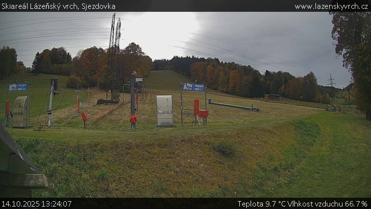 Skiareál Lázeňský vrch - Sjezdovka - 14.10.2025 v 13:24 Skiareál Lázeňský vrch - Sjezdovka - 14.10.2025 v 13:24