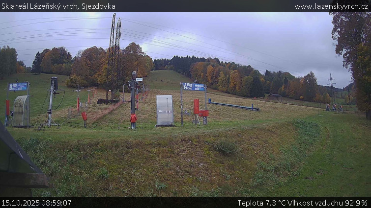 Skiareál Lázeňský vrch - Sjezdovka - 15.10.2025 v 08:59 Skiareál Lázeňský vrch - Sjezdovka - 15.10.2025 v 08:59