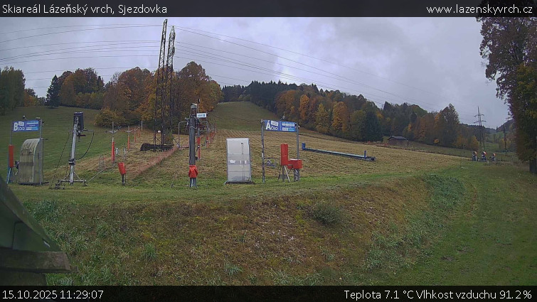 Skiareál Lázeňský vrch - Sjezdovka - 15.10.2025 v 11:29 Skiareál Lázeňský vrch - Sjezdovka - 15.10.2025 v 11:29
