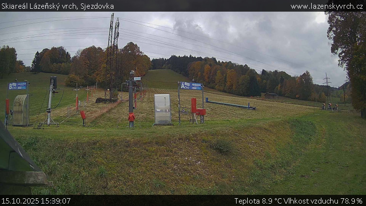 Skiareál Lázeňský vrch - Sjezdovka - 15.10.2025 v 15:39 Skiareál Lázeňský vrch - Sjezdovka - 15.10.2025 v 15:39