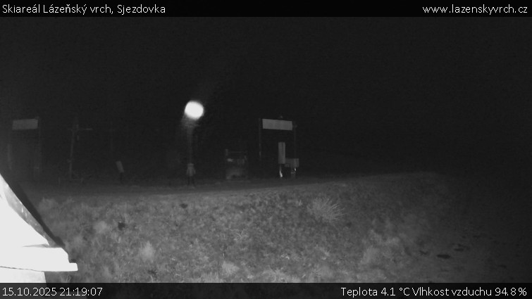 Skiareál Lázeňský vrch - Sjezdovka - 15.10.2025 v 21:19 Skiareál Lázeňský vrch - Sjezdovka - 15.10.2025 v 21:19