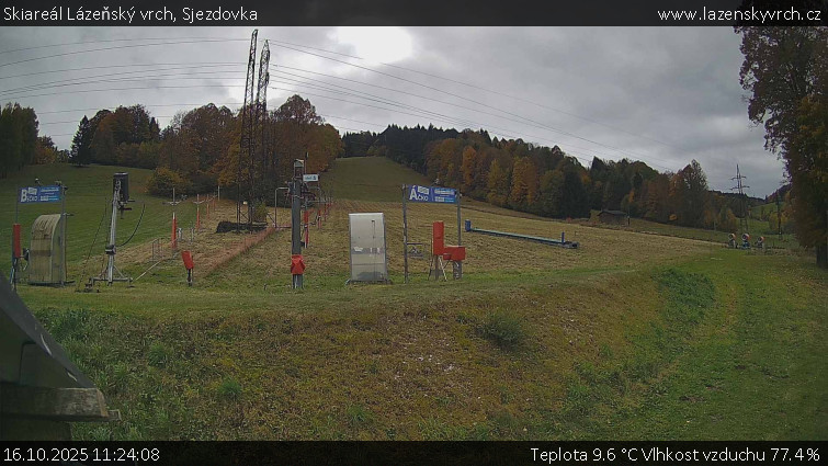 Skiareál Lázeňský vrch - Sjezdovka - 16.10.2025 v 11:24 Skiareál Lázeňský vrch - Sjezdovka - 16.10.2025 v 11:24