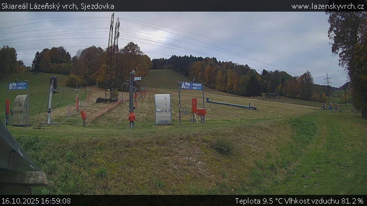 Skiareál Lázeňský vrch - Sjezdovka - 16.10.2025 v 16:59 Skiareál Lázeňský vrch - Sjezdovka - 16.10.2025 v 16:59