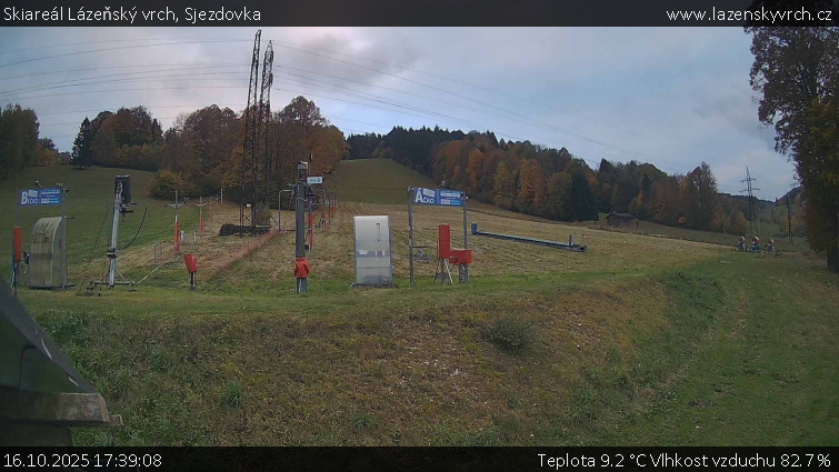 Skiareál Lázeňský vrch - Sjezdovka - 16.10.2025 v 17:39 Skiareál Lázeňský vrch - Sjezdovka - 16.10.2025 v 17:39