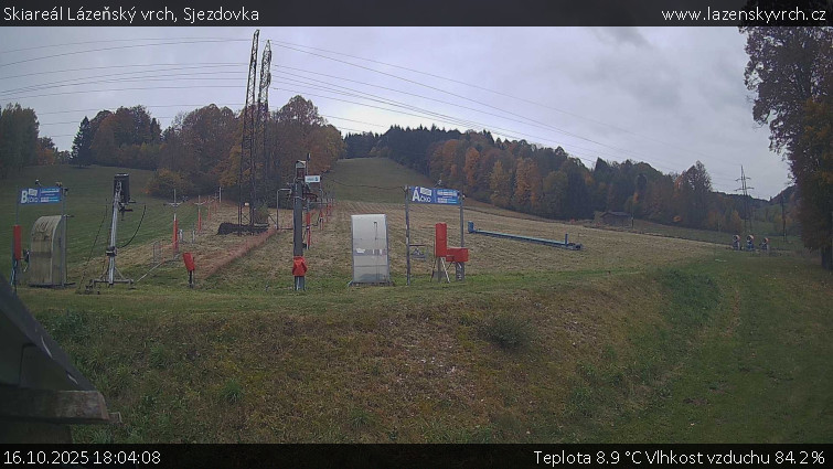 Skiareál Lázeňský vrch - Sjezdovka - 16.10.2025 v 18:04 Skiareál Lázeňský vrch - Sjezdovka - 16.10.2025 v 18:04