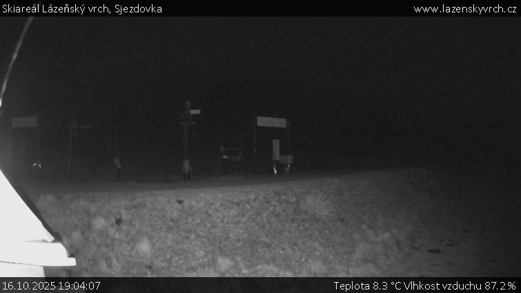 Skiareál Lázeňský vrch - Sjezdovka - 16.10.2025 v 19:04 Skiareál Lázeňský vrch - Sjezdovka - 16.10.2025 v 19:04