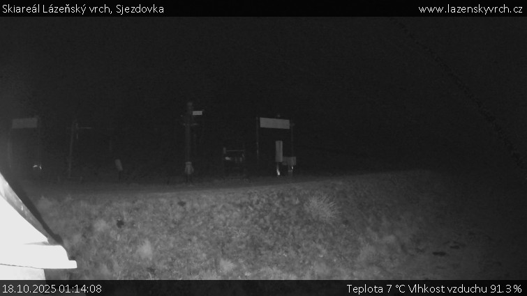 Skiareál Lázeňský vrch - Sjezdovka - 18.10.2025 v 01:14 Skiareál Lázeňský vrch - Sjezdovka - 18.10.2025 v 01:14