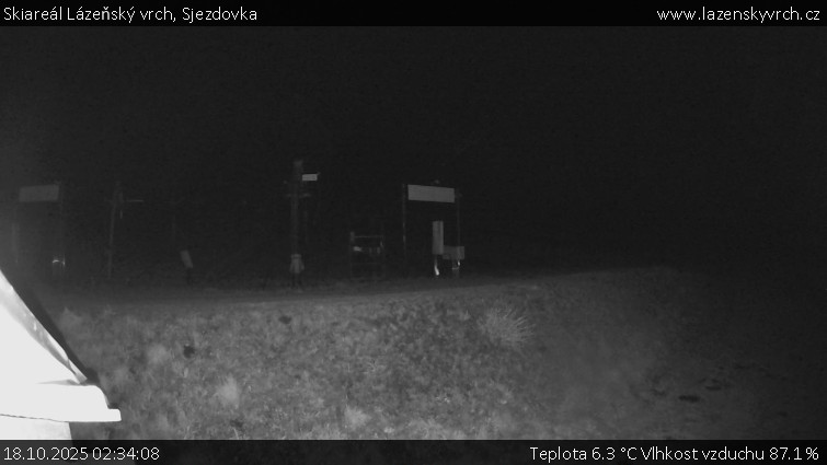 Skiareál Lázeňský vrch - Sjezdovka - 18.10.2025 v 02:34 Skiareál Lázeňský vrch - Sjezdovka - 18.10.2025 v 02:34