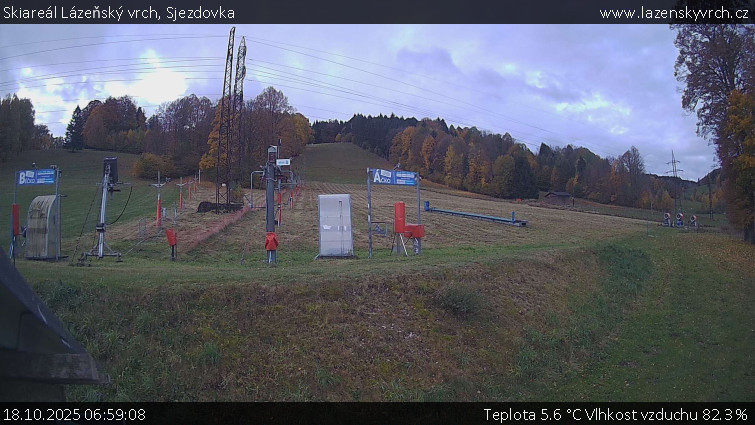 Skiareál Lázeňský vrch - Sjezdovka - 18.10.2025 v 06:59 Skiareál Lázeňský vrch - Sjezdovka - 18.10.2025 v 06:59