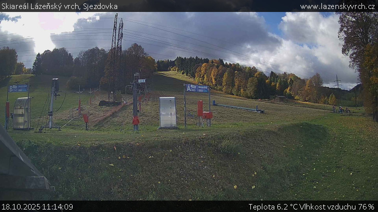 Skiareál Lázeňský vrch - Sjezdovka - 18.10.2025 v 11:14 Skiareál Lázeňský vrch - Sjezdovka - 18.10.2025 v 11:14