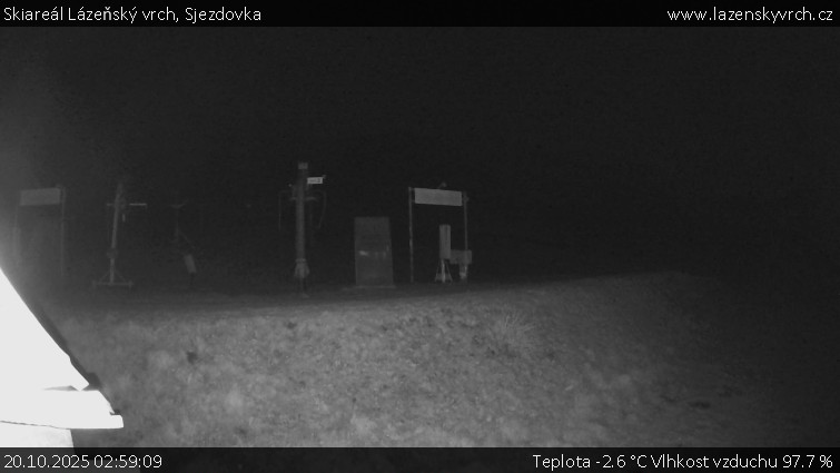 Skiareál Lázeňský vrch - Sjezdovka - 20.10.2025 v 02:59 Skiareál Lázeňský vrch - Sjezdovka - 20.10.2025 v 02:59