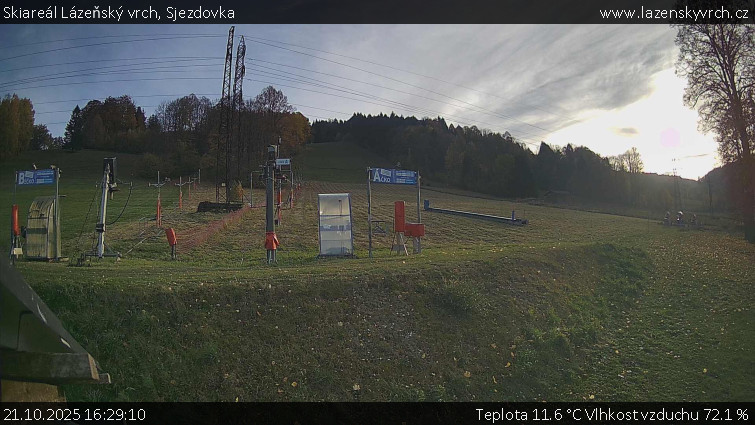 Skiareál Lázeňský vrch - Sjezdovka - 21.10.2025 v 16:29 Skiareál Lázeňský vrch - Sjezdovka - 21.10.2025 v 16:29