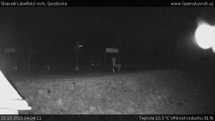 Skiareál Lázeňský vrch - Sjezdovka - 23.10.2025 v 04:04 Skiareál Lázeňský vrch - Sjezdovka - 23.10.2025 v 04:04