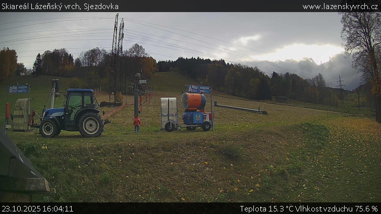 Skiareál Lázeňský vrch - Sjezdovka - 23.10.2025 v 16:04 Skiareál Lázeňský vrch - Sjezdovka - 23.10.2025 v 16:04