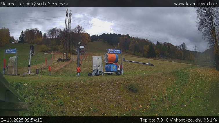 Skiareál Lázeňský vrch - Sjezdovka - 24.10.2025 v 09:54 Skiareál Lázeňský vrch - Sjezdovka - 24.10.2025 v 09:54