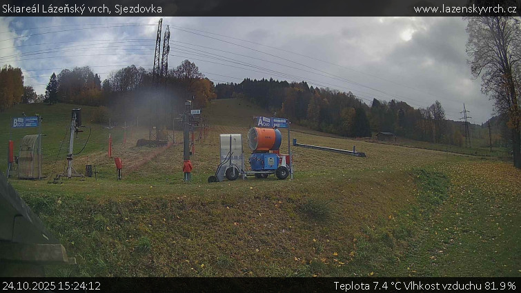 Skiareál Lázeňský vrch - Sjezdovka - 24.10.2025 v 15:24 Skiareál Lázeňský vrch - Sjezdovka - 24.10.2025 v 15:24