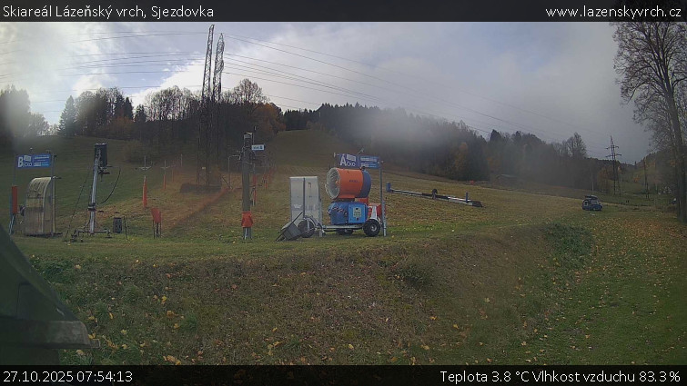 Skiareál Lázeňský vrch - Sjezdovka - 27.10.2025 v 07:54 Skiareál Lázeňský vrch - Sjezdovka - 27.10.2025 v 07:54