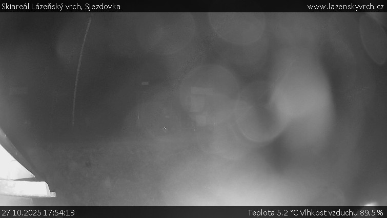 Skiareál Lázeňský vrch - Sjezdovka - 27.10.2025 v 17:54 Skiareál Lázeňský vrch - Sjezdovka - 27.10.2025 v 17:54