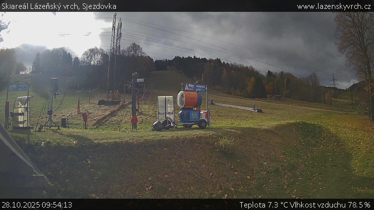 Skiareál Lázeňský vrch - Sjezdovka - 28.10.2025 v 09:54 Skiareál Lázeňský vrch - Sjezdovka - 28.10.2025 v 09:54
