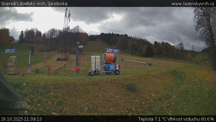 Skiareál Lázeňský vrch - Sjezdovka - 28.10.2025 v 11:39 Skiareál Lázeňský vrch - Sjezdovka - 28.10.2025 v 11:39