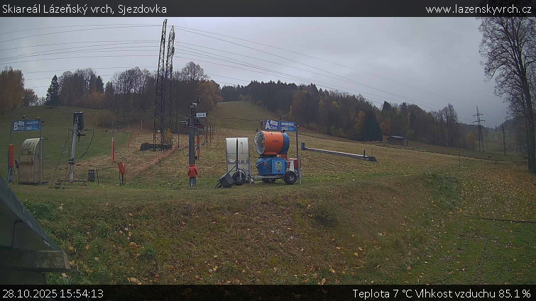 Skiareál Lázeňský vrch - Sjezdovka - 28.10.2025 v 15:54 Skiareál Lázeňský vrch - Sjezdovka - 28.10.2025 v 15:54